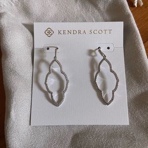 Abbie small drop open frame